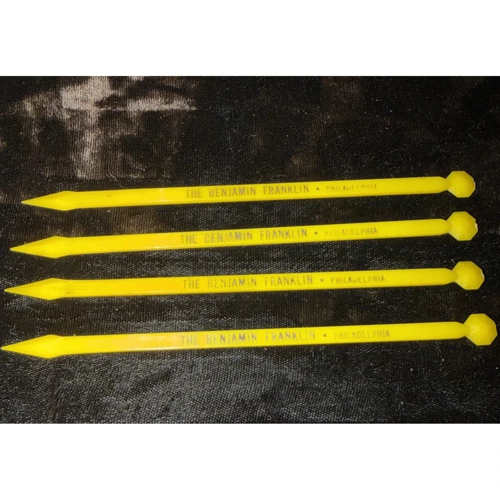 4 Vtg The Benjamin Franklin Philadelphia Yellow Swizzle Stirrer Sticks Garnish